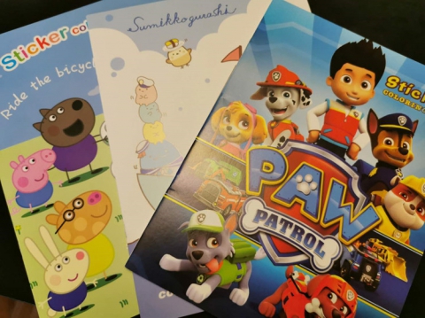 得力（deli）大容量印章可洗水彩笔 儿童涂鸦绘画彩笔 幼儿小孩粗杆画画套装 24色/盒 +Sticker Colouring Book 3本（随机发3本） 套装