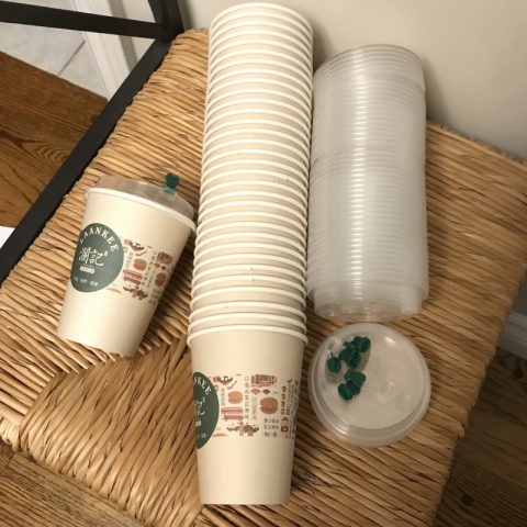 【特价纸杯】热饮纸杯(含盖子，绿色爱心塞子)，100个装，杯子容量400毫升