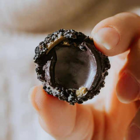 卡仕伽零食系列五黑芝麻丸108g/包